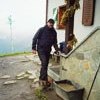 Schuhe putzen an der Hütte
Schuhe putzen an der Hütte