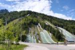 Blick zu den Skisprungschanzen in Planica
