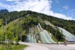 Blick zu den Skisprungschanzen in Planica
