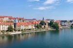 Blick von der alten Br�cke zur Synagoge
